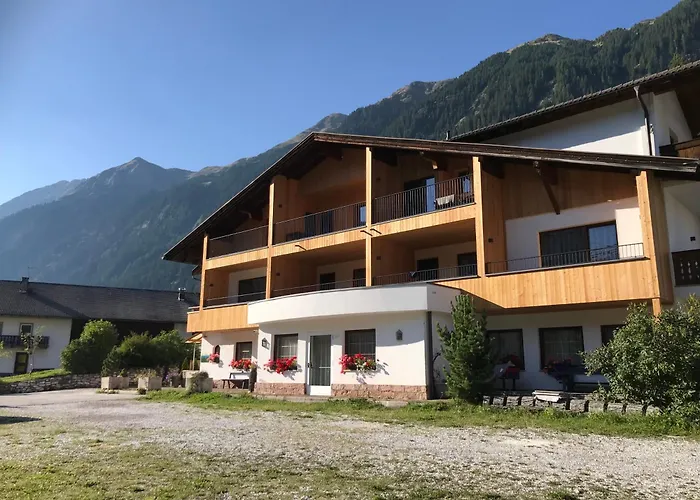 Alpenspitz Appartements - Garni - B&B Racines